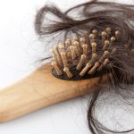 Queda de cabelo na menopausa: 5 dicas para tratá-la