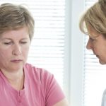 Problemas de saúde na menopausa? 4 passos para ter uma vida mais saudável após os 50