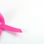 Outubro rosa: Devo aumentar a frequência de mamografias por ano após a chegada da menopausa?