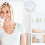 Leite de soja ou leite de vaca? O que é melhor para a mulher na menopausa?